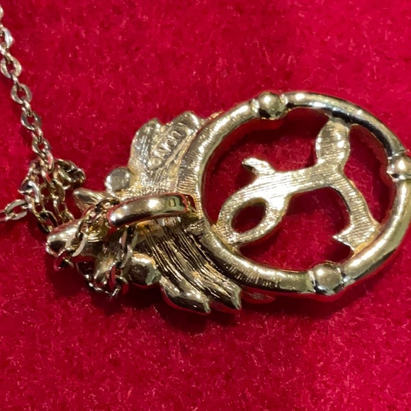 Vintage Avon necklace with initial “L” - Picture 4 of 5